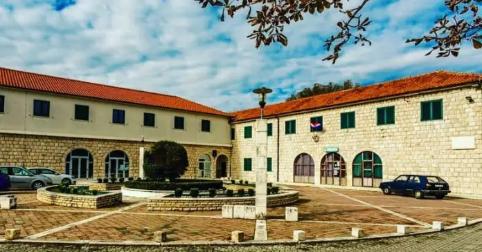 Dugopolje trg