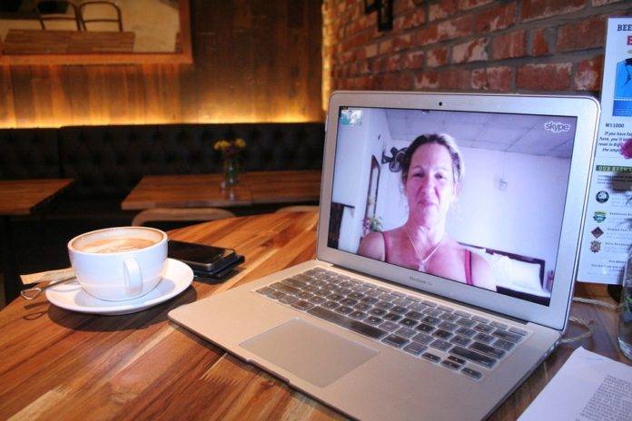 Skype laptop razgovor