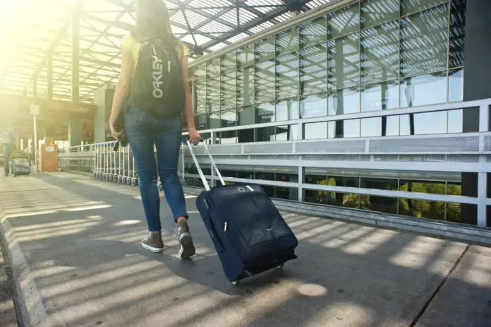 Turist putnik putovanje aerodrom