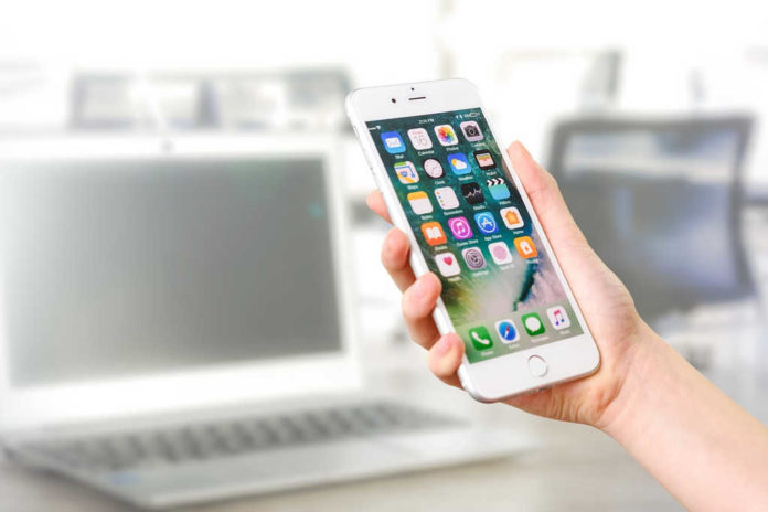 Mobitel iPhone laptop