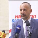 Zekanović: “Jedini klaun u Saboru je onaj što je bježao u Alpe od smaka svijeta!”