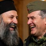 SRBIJA SE SVIMA SMIJE U LICE: Bivši mitropolit zagrebački Porfirije predvodi opijelo ratnom zločincu Ratku Mladiću